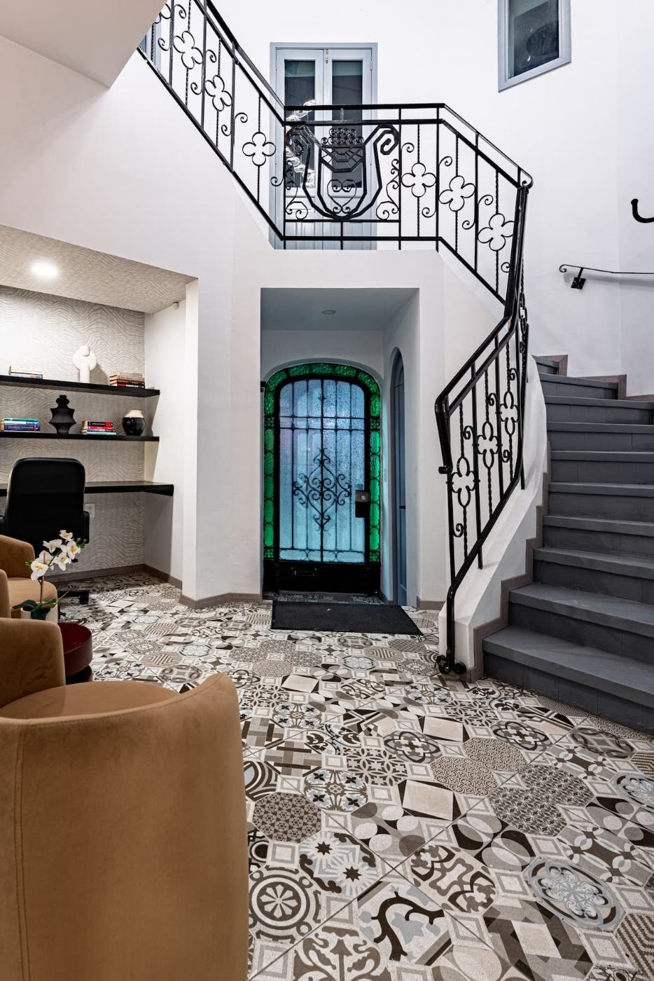 Casa Anza, tiled entry hall and stair